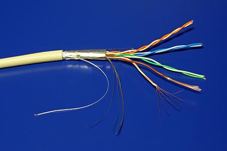 Kabel FTP kulatý, kat. 5e, Eca, 100m, lanko, šedý